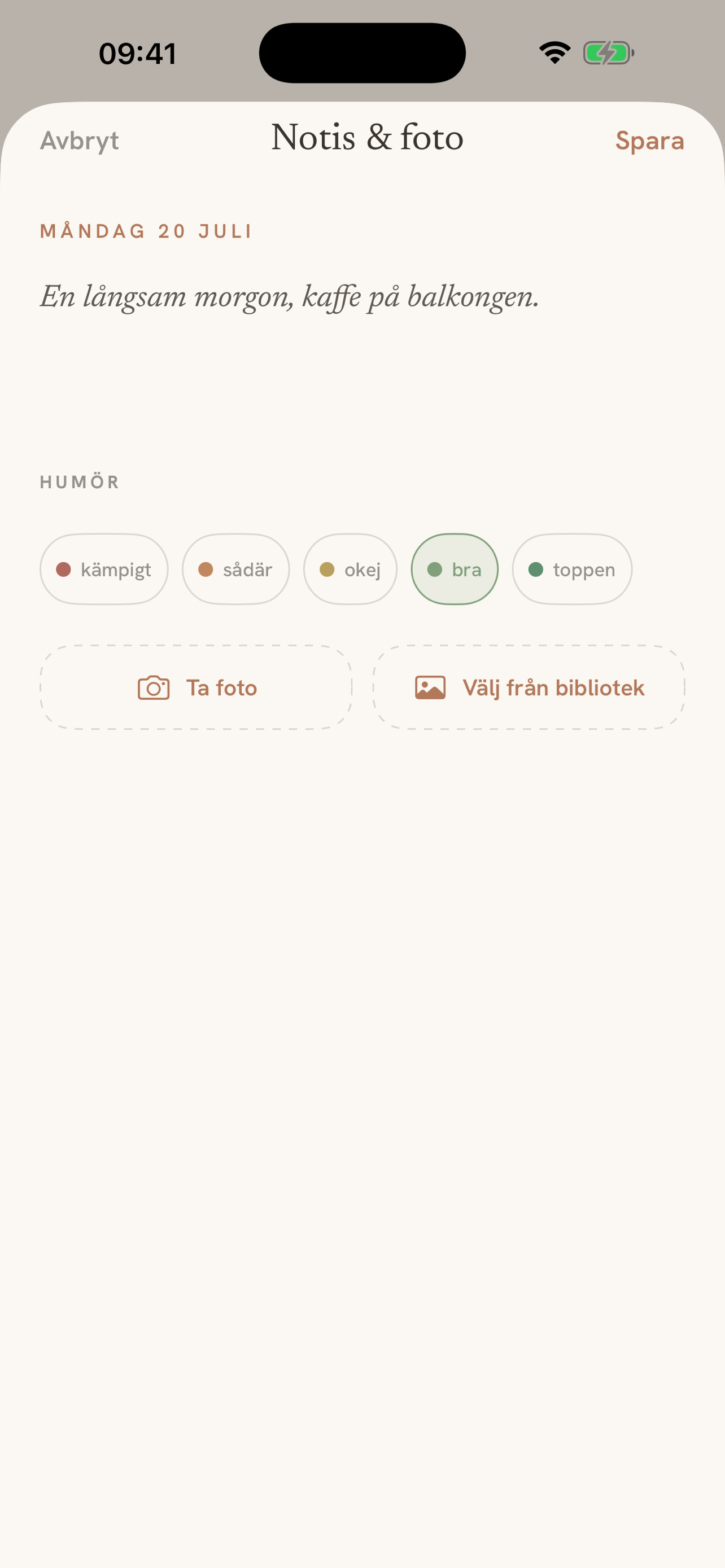 Daypages minnesredigerare med en anteckning, ett humör och ett foto